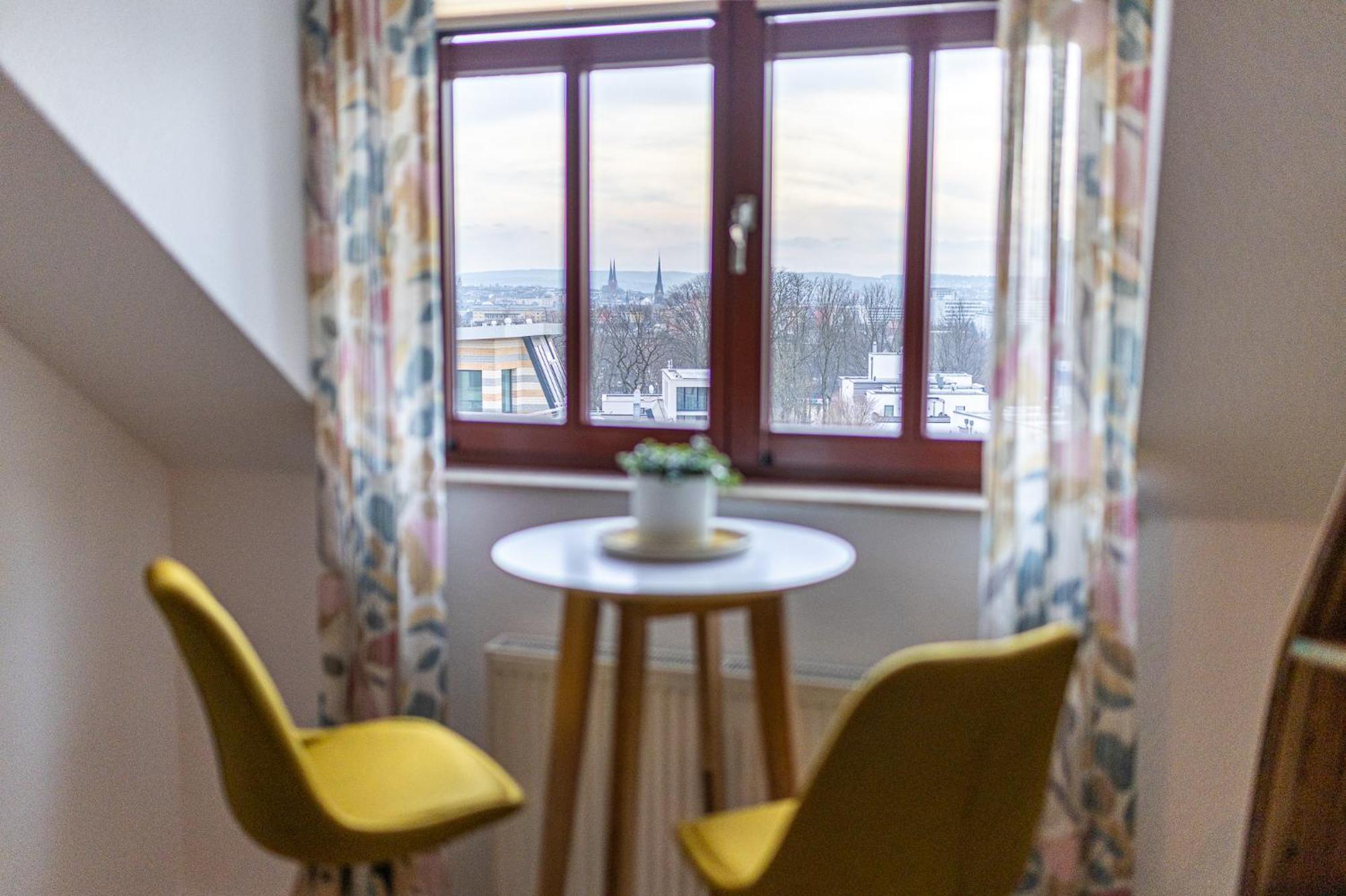 Schlossberg-Domizil Mit Weitblick - Arbeitsplatz, Balkon, Netflix, Badewanne & Yogamatte Хемніц Екстер'єр фото